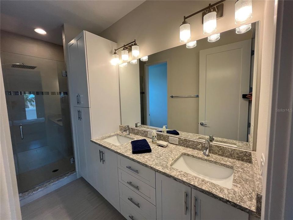 В аренду: $6,000 (3 спален, 3 ванн, 2291 Квадратных фут)