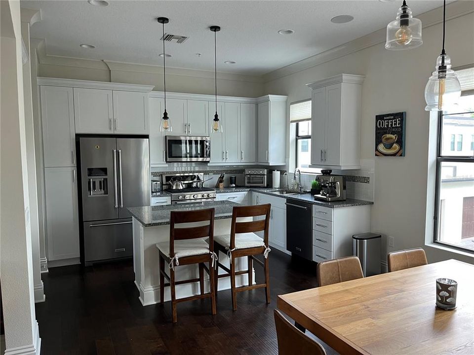 В аренду: $6,000 (3 спален, 3 ванн, 2291 Квадратных фут)