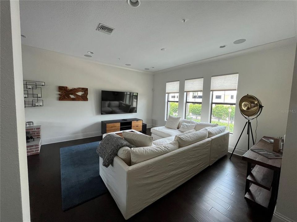 В аренду: $6,000 (3 спален, 3 ванн, 2291 Квадратных фут)