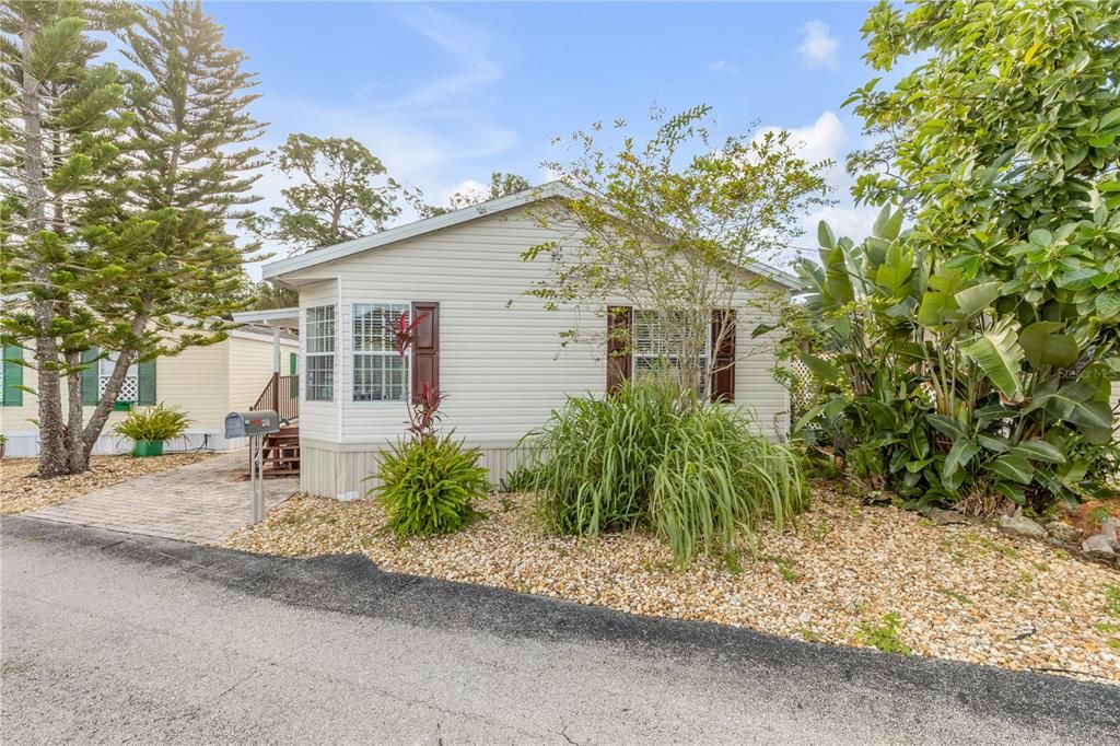 For Sale: $240,000 (2 beds, 2 baths, 1054 Square Feet)