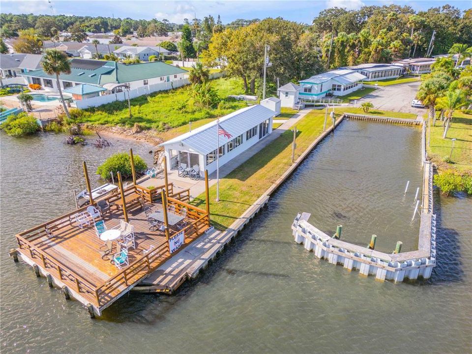 For Sale: $240,000 (2 beds, 2 baths, 1054 Square Feet)