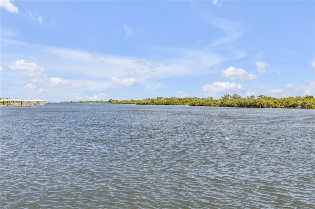 For Sale: $240,000 (2 beds, 2 baths, 1054 Square Feet)