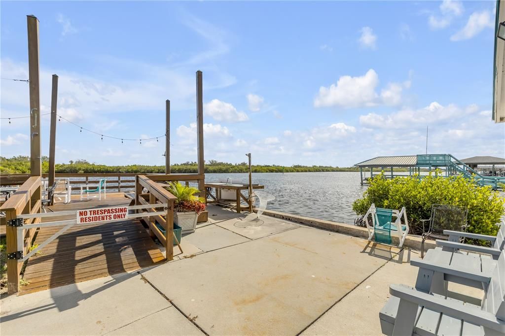 For Sale: $240,000 (2 beds, 2 baths, 1054 Square Feet)