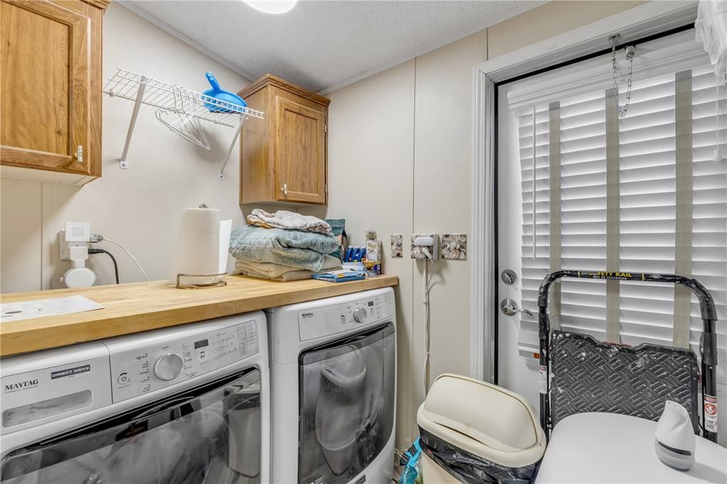 For Sale: $240,000 (2 beds, 2 baths, 1054 Square Feet)