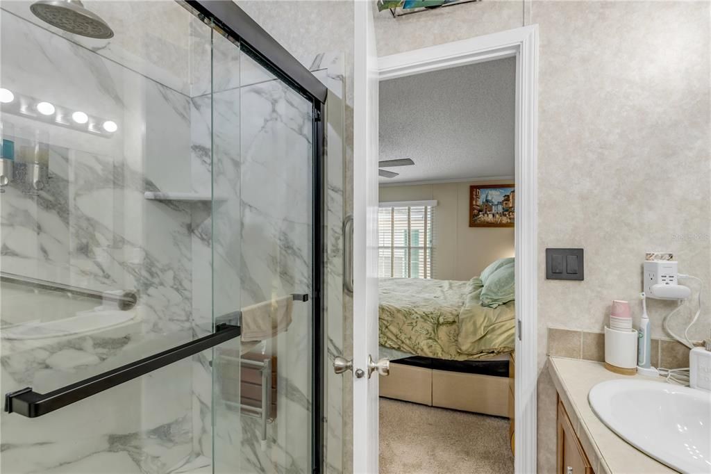 For Sale: $240,000 (2 beds, 2 baths, 1054 Square Feet)