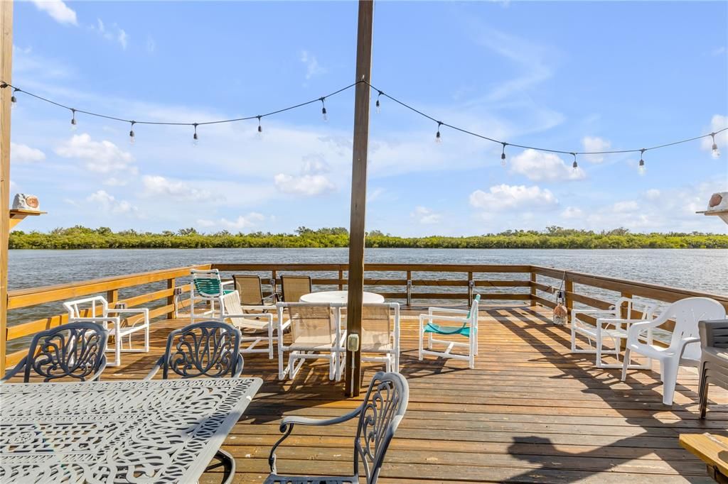 For Sale: $240,000 (2 beds, 2 baths, 1054 Square Feet)