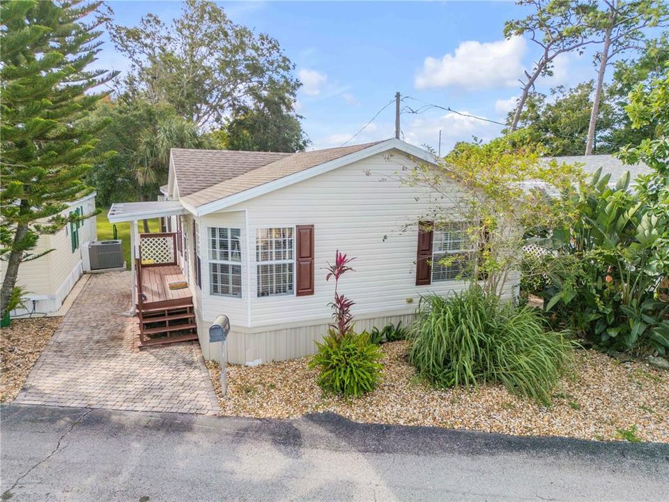 For Sale: $240,000 (2 beds, 2 baths, 1054 Square Feet)