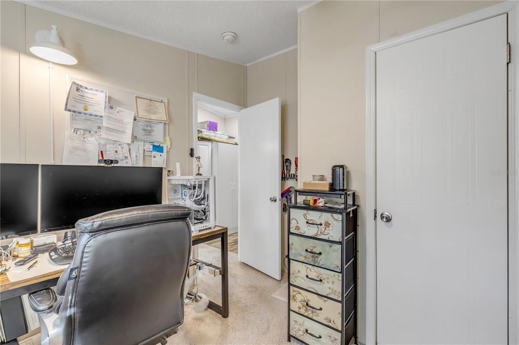 For Sale: $240,000 (2 beds, 2 baths, 1054 Square Feet)