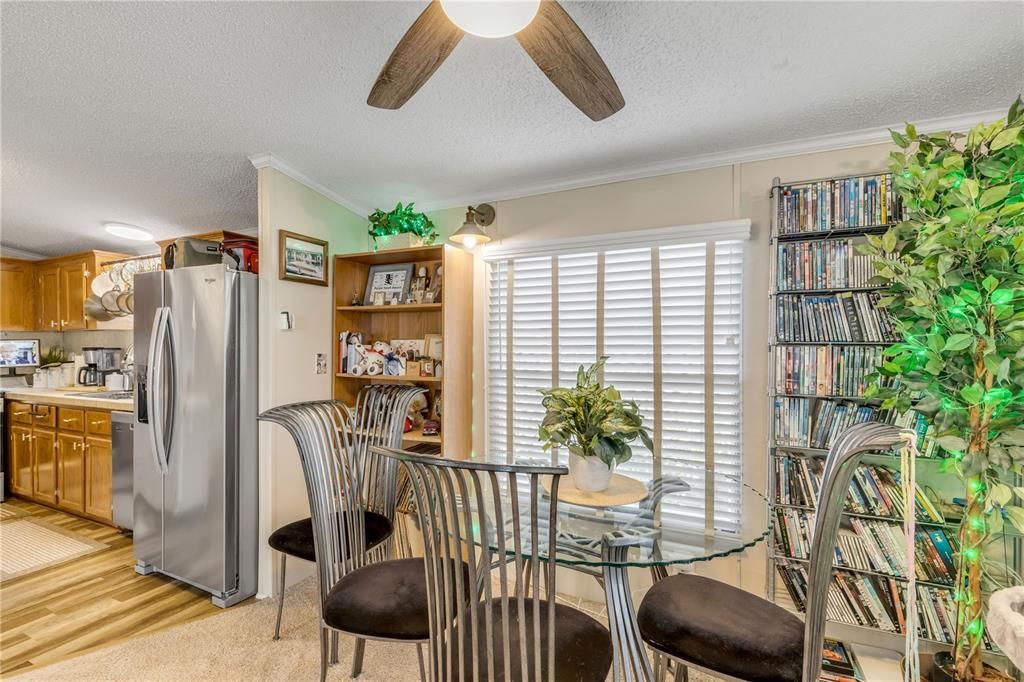 For Sale: $240,000 (2 beds, 2 baths, 1054 Square Feet)