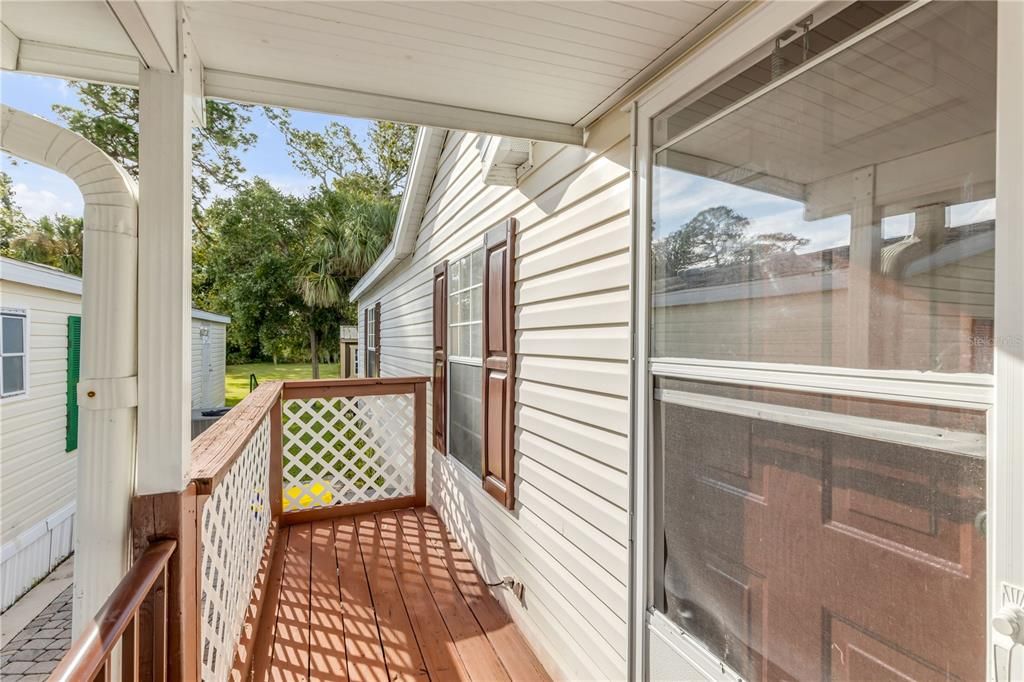 For Sale: $240,000 (2 beds, 2 baths, 1054 Square Feet)