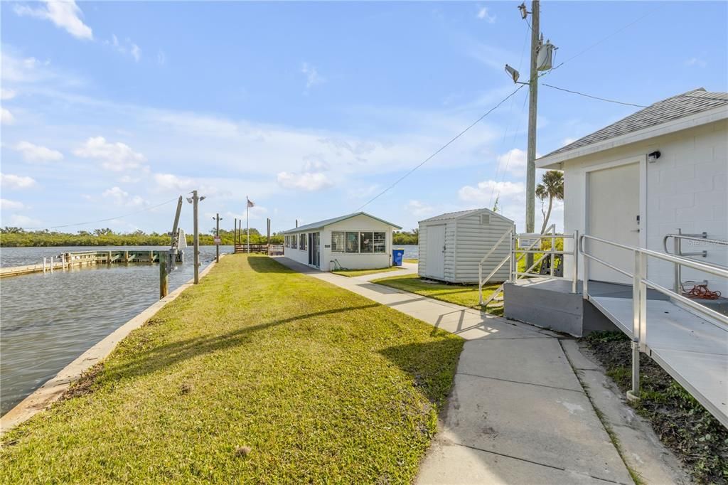 For Sale: $240,000 (2 beds, 2 baths, 1054 Square Feet)