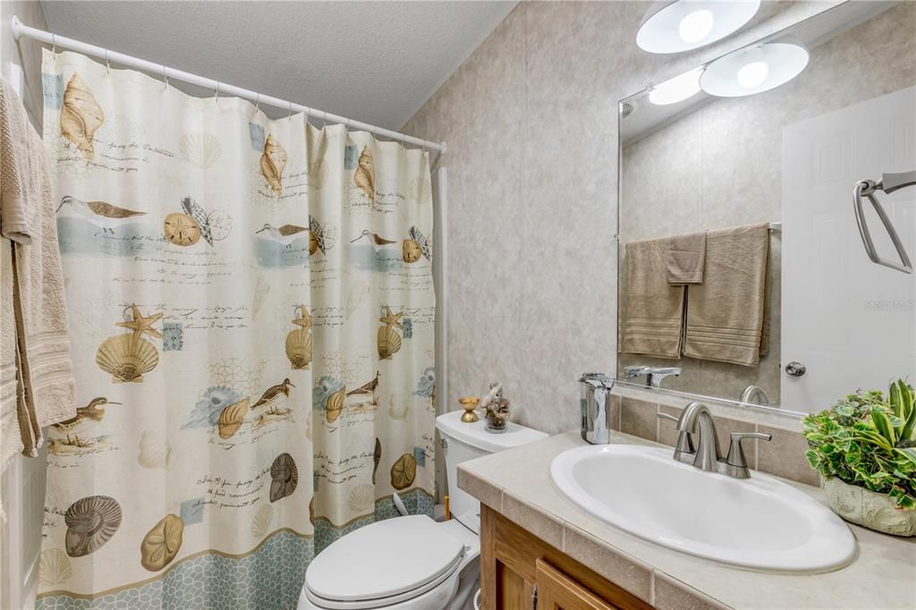 For Sale: $240,000 (2 beds, 2 baths, 1054 Square Feet)