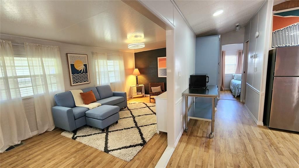 For Sale: $119,900 (2 beds, 1 baths, 670 Square Feet)