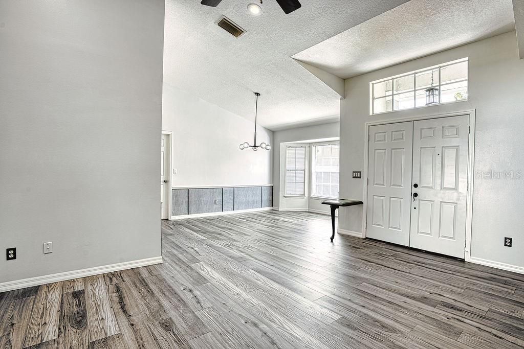 For Sale: $569,000 (3 beds, 2 baths, 1688 Square Feet)