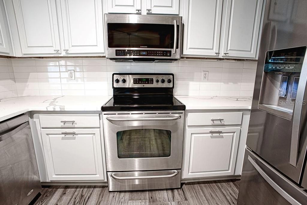 For Sale: $569,000 (3 beds, 2 baths, 1688 Square Feet)