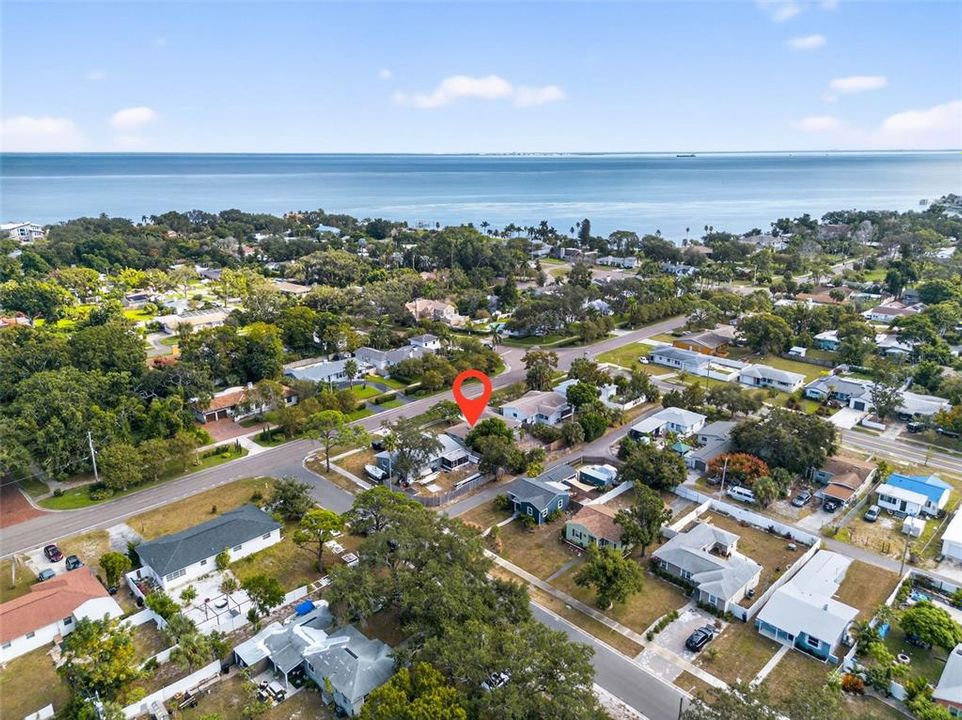 合同活跃: $350,000 (2 贝兹, 2 浴室, 1041 平方英尺)