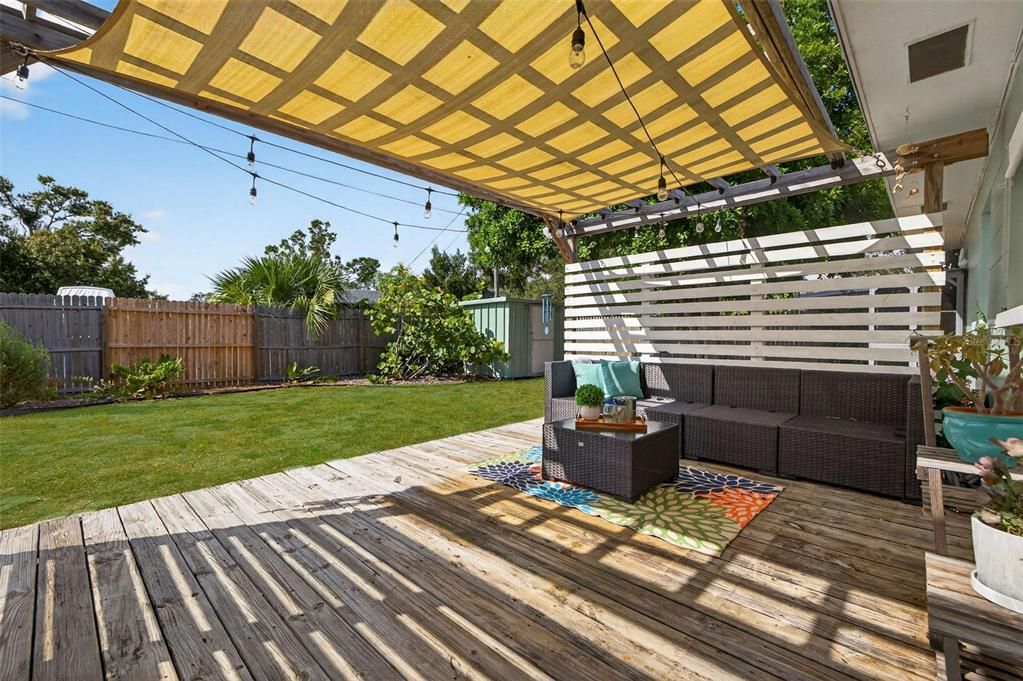 合同活跃: $350,000 (2 贝兹, 2 浴室, 1041 平方英尺)