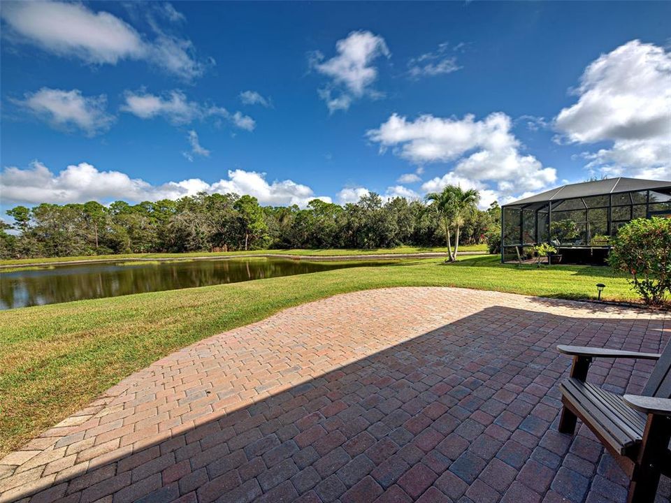 Active With Contract: $475,000 (3 beds, 2 baths, 1984 Square Feet)