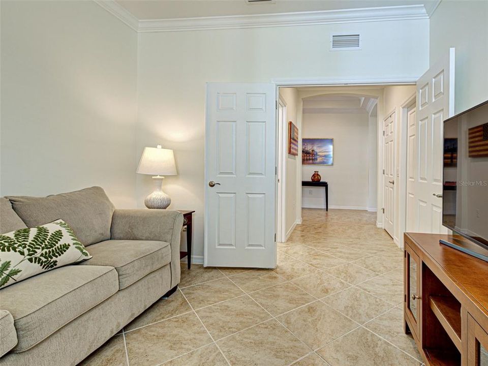 Active With Contract: $475,000 (3 beds, 2 baths, 1984 Square Feet)