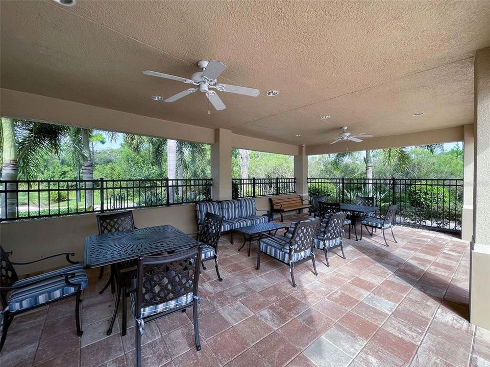 Active With Contract: $475,000 (3 beds, 2 baths, 1984 Square Feet)