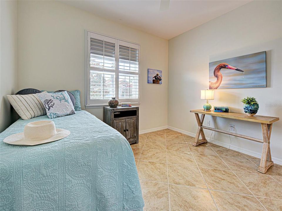 Active With Contract: $475,000 (3 beds, 2 baths, 1984 Square Feet)