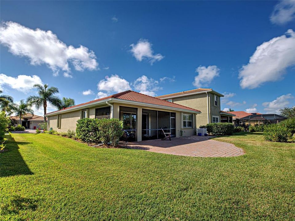 Active With Contract: $475,000 (3 beds, 2 baths, 1984 Square Feet)