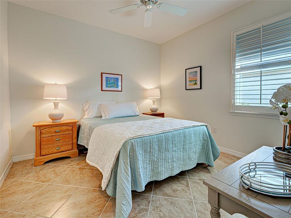 Active With Contract: $475,000 (3 beds, 2 baths, 1984 Square Feet)