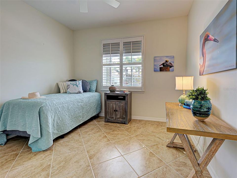 Active With Contract: $475,000 (3 beds, 2 baths, 1984 Square Feet)