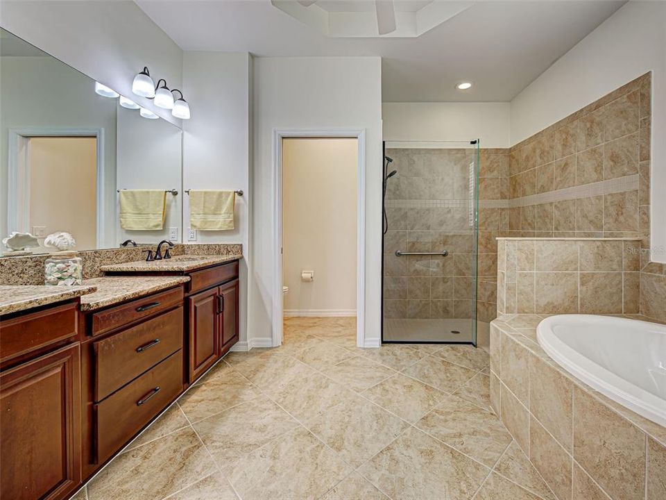 Active With Contract: $475,000 (3 beds, 2 baths, 1984 Square Feet)