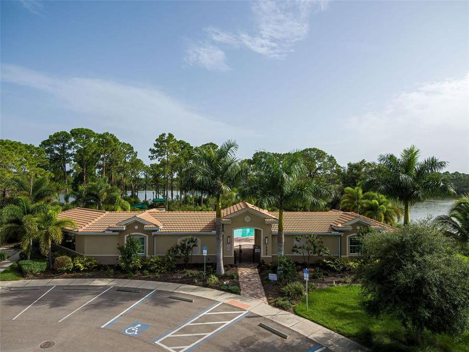 Active With Contract: $475,000 (3 beds, 2 baths, 1984 Square Feet)