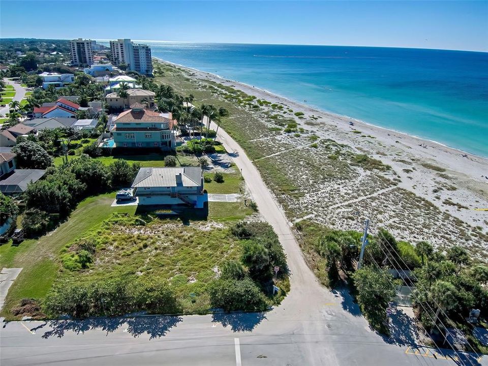 Active With Contract: $475,000 (3 beds, 2 baths, 1984 Square Feet)