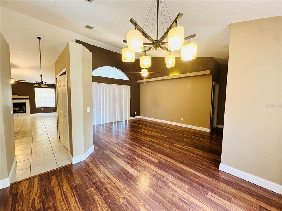 待售: $456,000 (3 贝兹, 2 浴室, 1813 平方英尺)