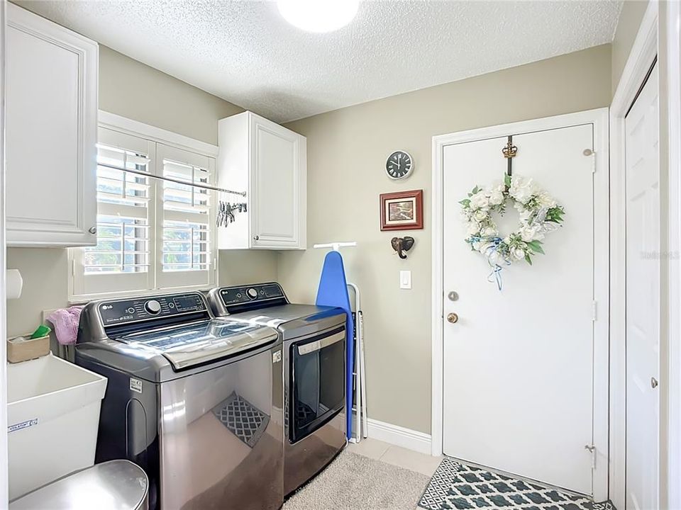 合同活跃: $333,999 (2 贝兹, 2 浴室, 1761 平方英尺)