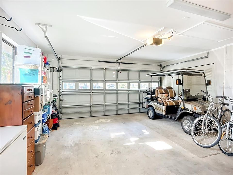 合同活跃: $333,999 (2 贝兹, 2 浴室, 1761 平方英尺)