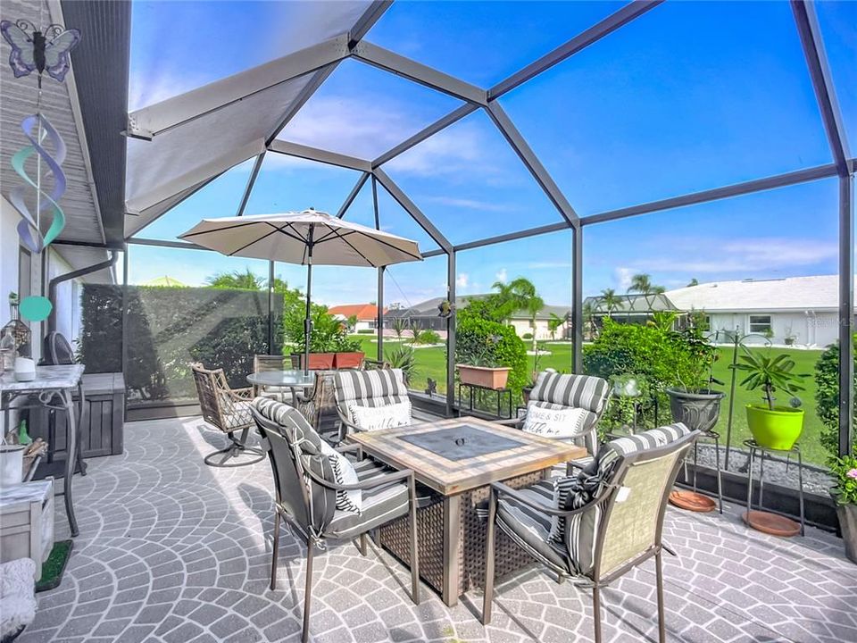 合同活跃: $333,999 (2 贝兹, 2 浴室, 1761 平方英尺)