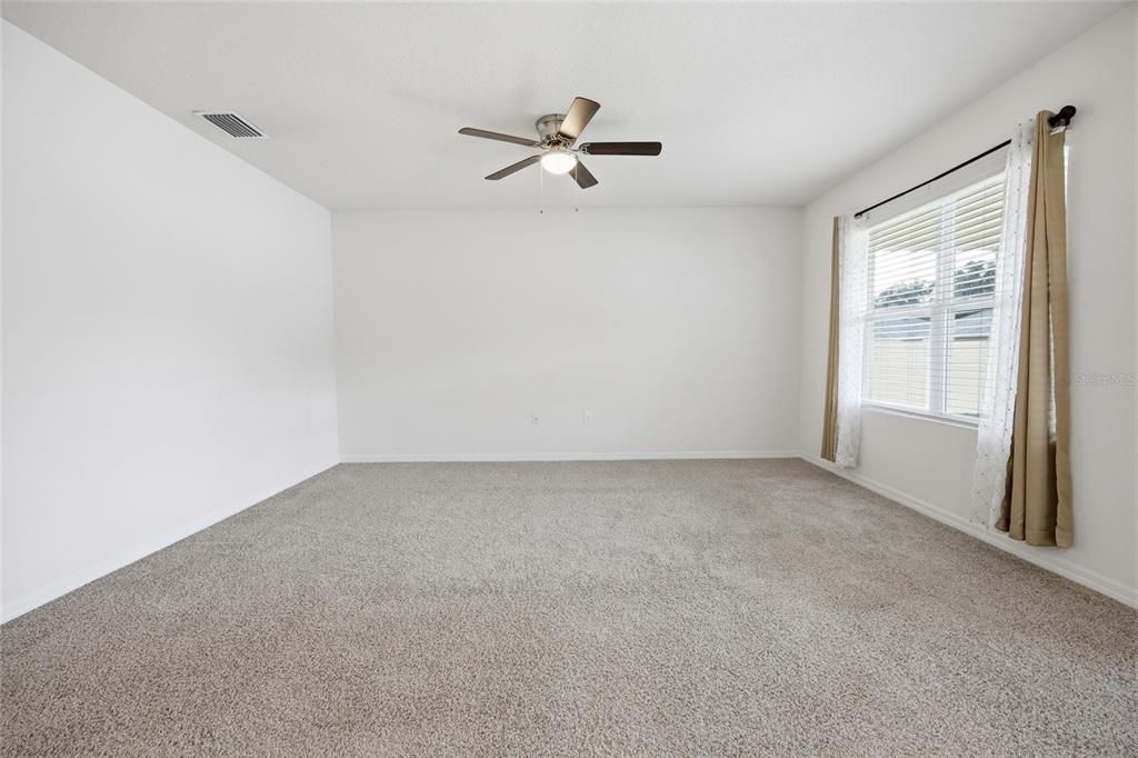 En Venta: $299,000 (3 camas, 2 baños, 1672 Pies cuadrados)