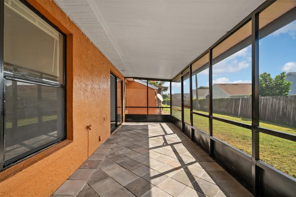 For Sale: $280,000 (3 beds, 2 baths, 1070 Square Feet)