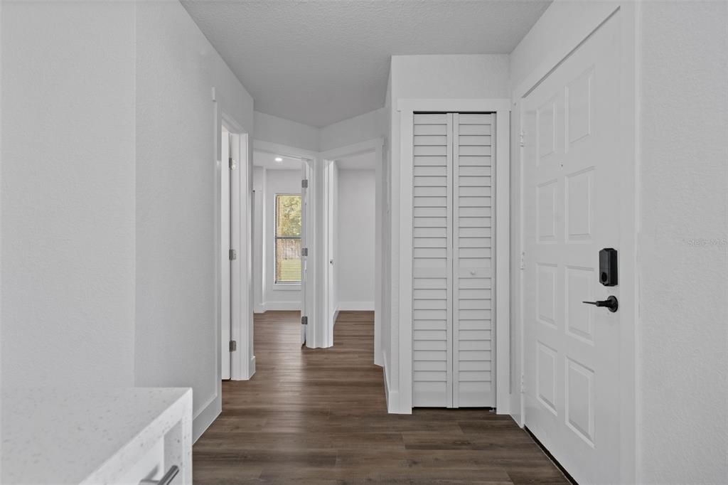 For Sale: $280,000 (3 beds, 2 baths, 1070 Square Feet)