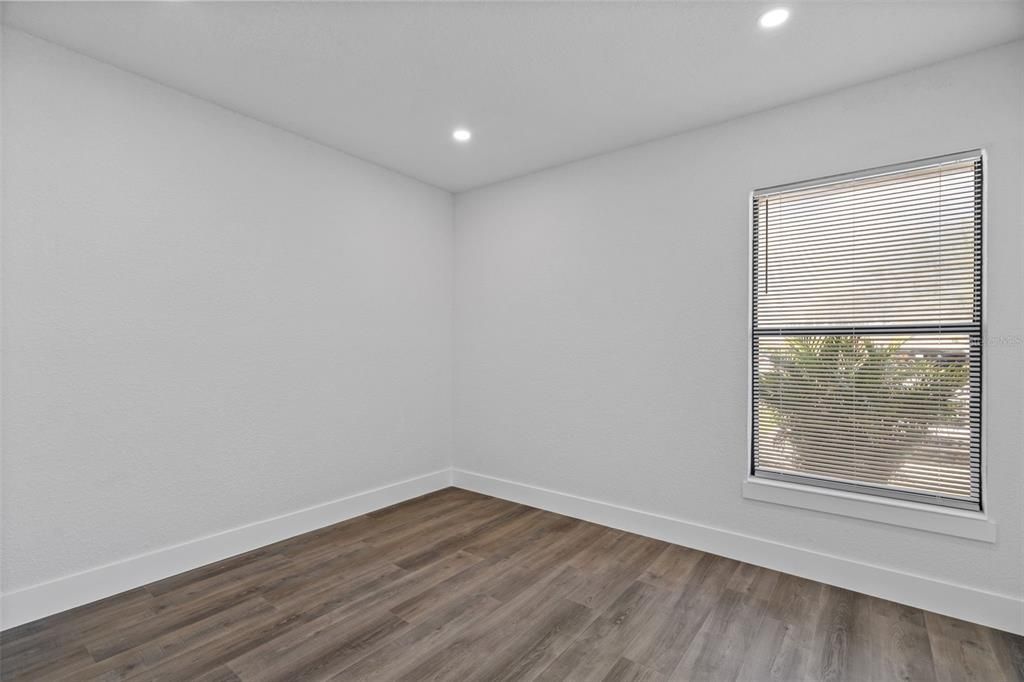 For Sale: $280,000 (3 beds, 2 baths, 1070 Square Feet)