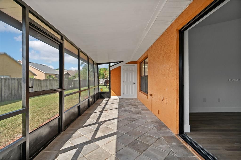 For Sale: $280,000 (3 beds, 2 baths, 1070 Square Feet)