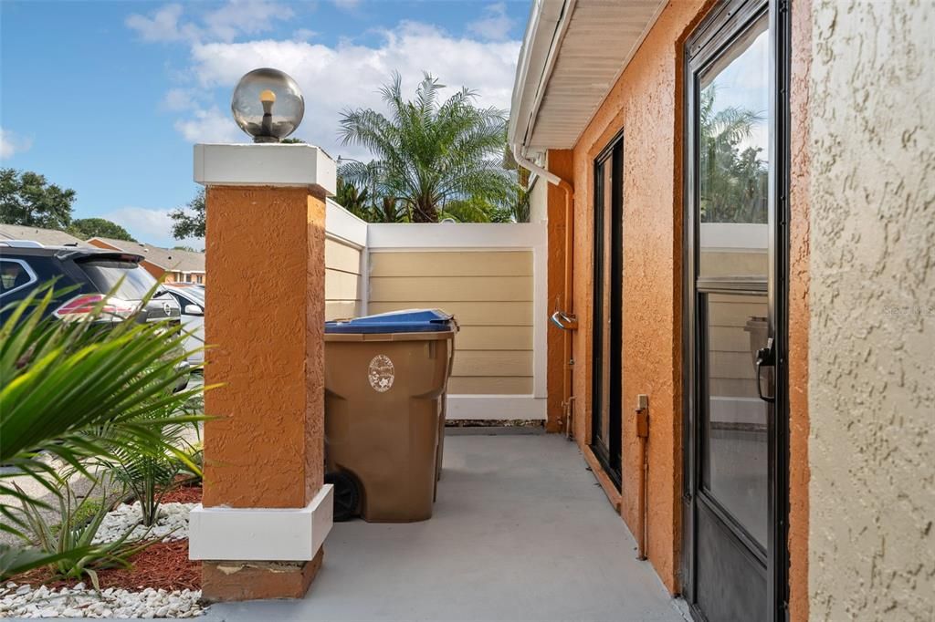 For Sale: $280,000 (3 beds, 2 baths, 1070 Square Feet)