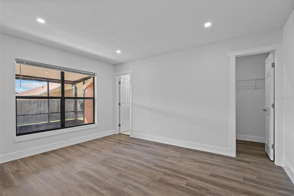 For Sale: $280,000 (3 beds, 2 baths, 1070 Square Feet)