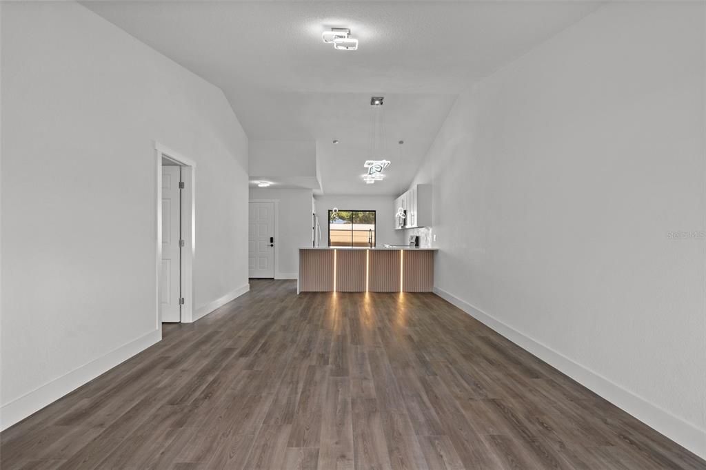 For Sale: $280,000 (3 beds, 2 baths, 1070 Square Feet)