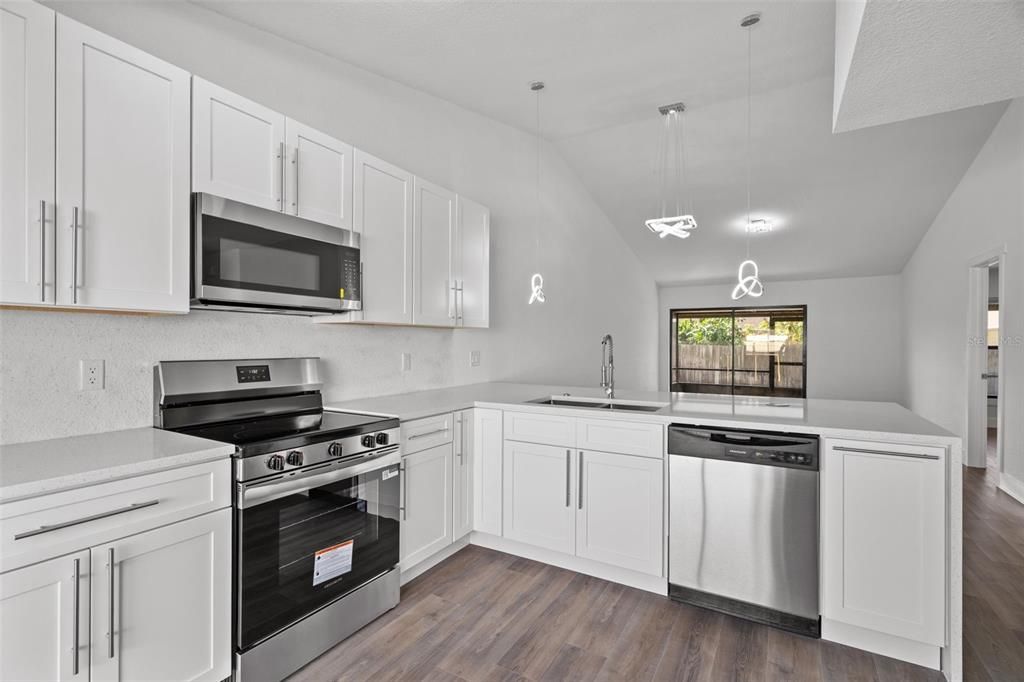 For Sale: $280,000 (3 beds, 2 baths, 1070 Square Feet)