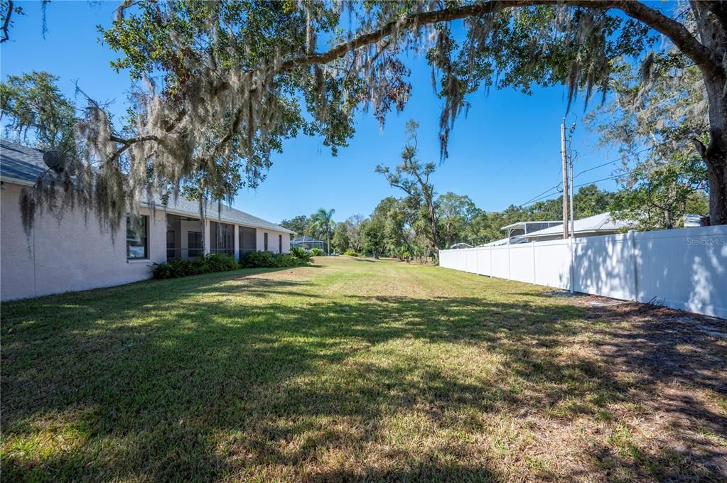 For Sale: $425,000 (3 beds, 2 baths, 2562 Square Feet)