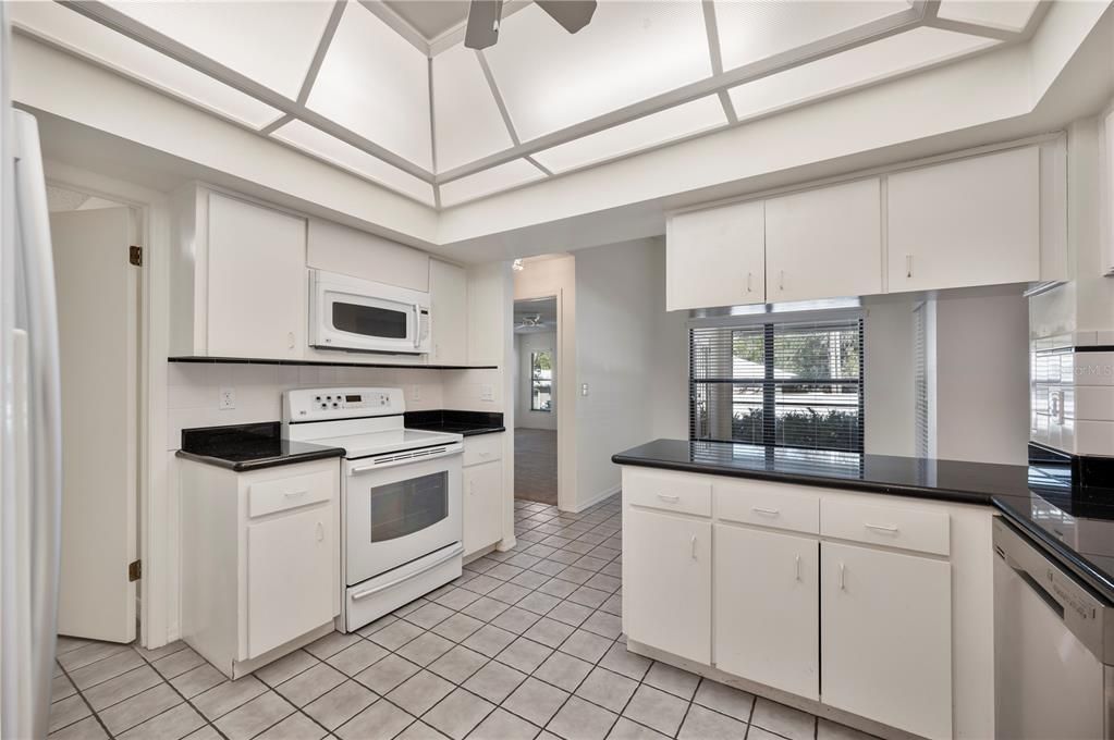 For Sale: $425,000 (3 beds, 2 baths, 2562 Square Feet)