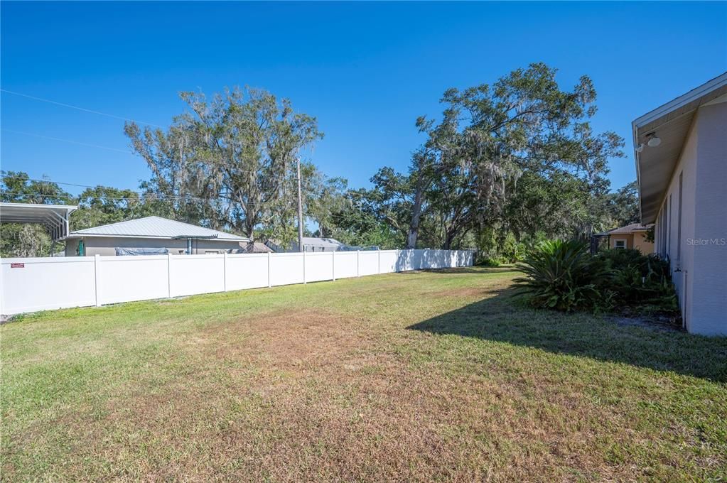 For Sale: $425,000 (3 beds, 2 baths, 2562 Square Feet)