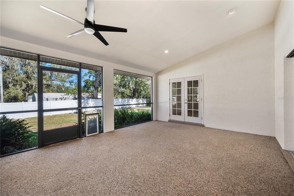 For Sale: $425,000 (3 beds, 2 baths, 2562 Square Feet)