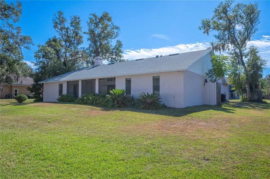 For Sale: $425,000 (3 beds, 2 baths, 2562 Square Feet)