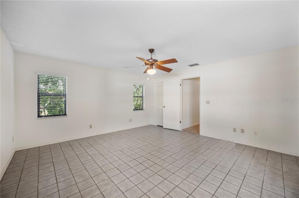 For Sale: $425,000 (3 beds, 2 baths, 2562 Square Feet)